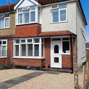 32 Cranleigh Close Holiday home